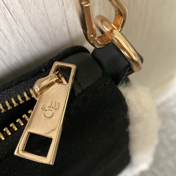 Bearpaw Bag NWT faux Suede and Sherpa trim - Picture 5 of 9